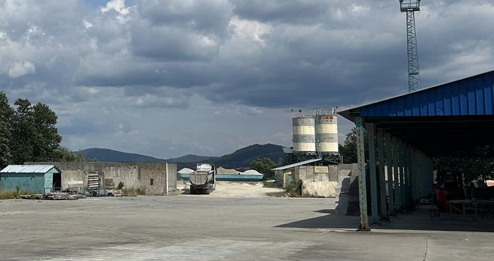 Бетоновият възел на базата