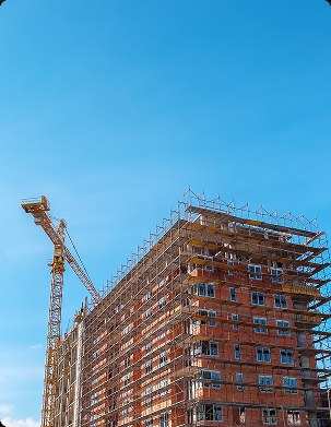 Жилищна сграда в строеж с кула-кран